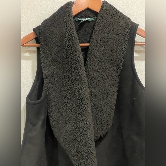 Lauren Ralph Lauren Black Faux Shearling Vest (S/P) - Picture 4 of 13